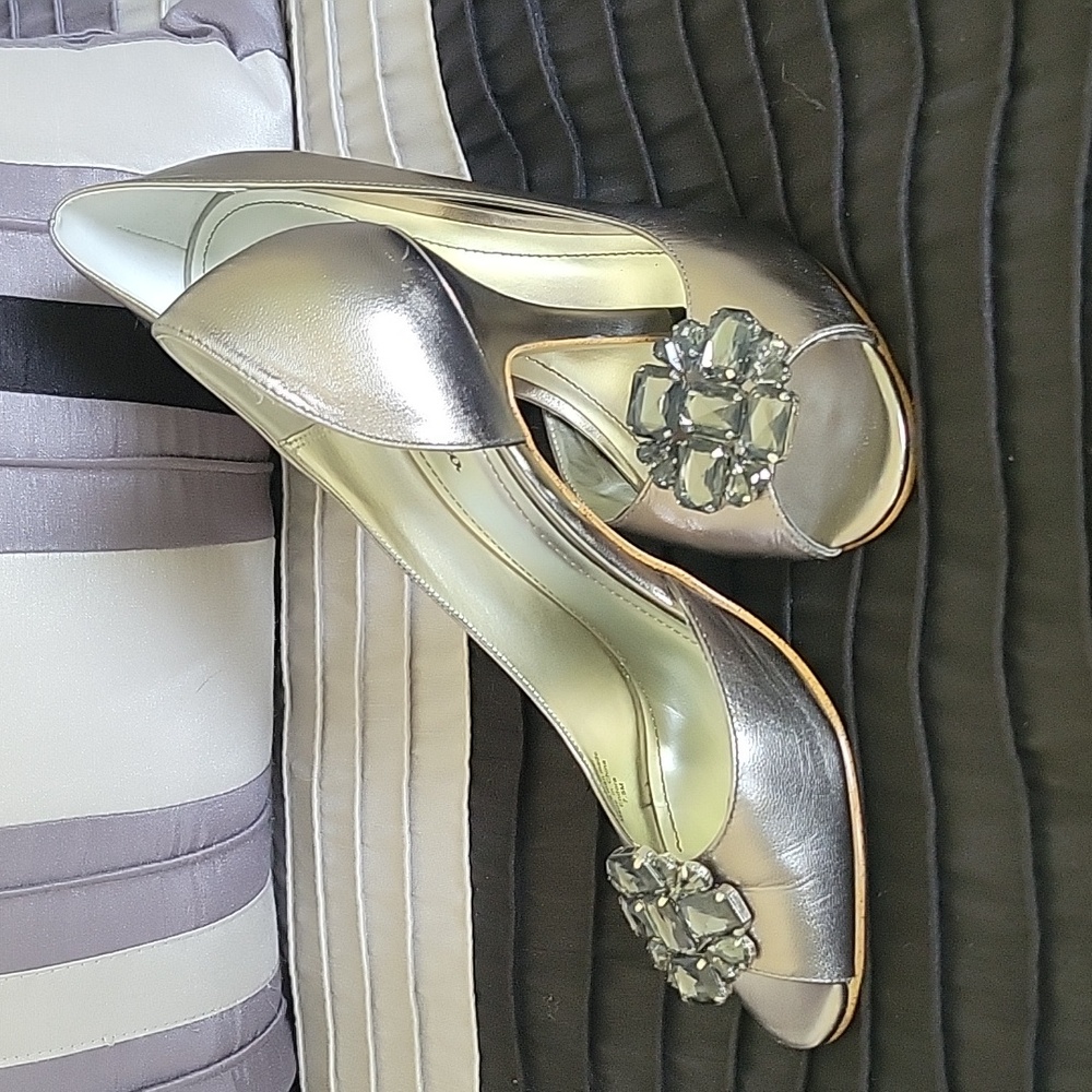 Slide heels in Pewter silver with 3" heels